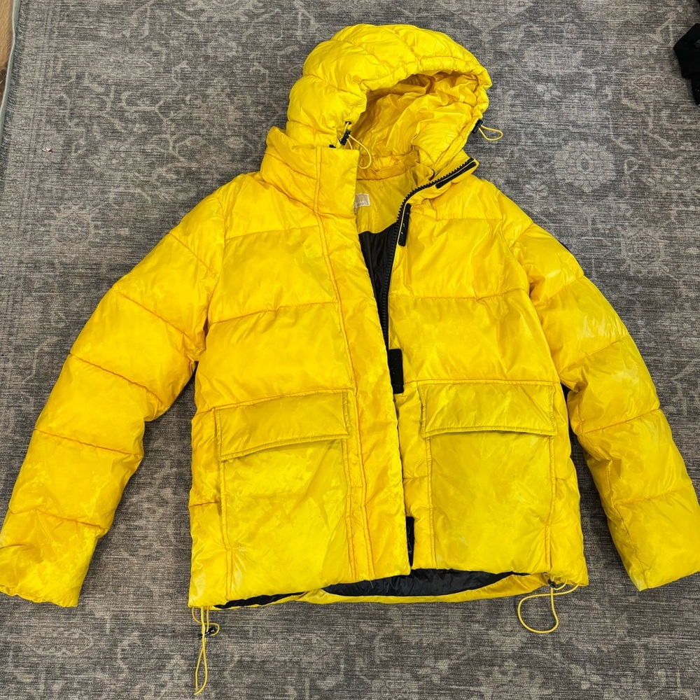 Michael Kors Puffer Ski Jacket in Bright Dandelion